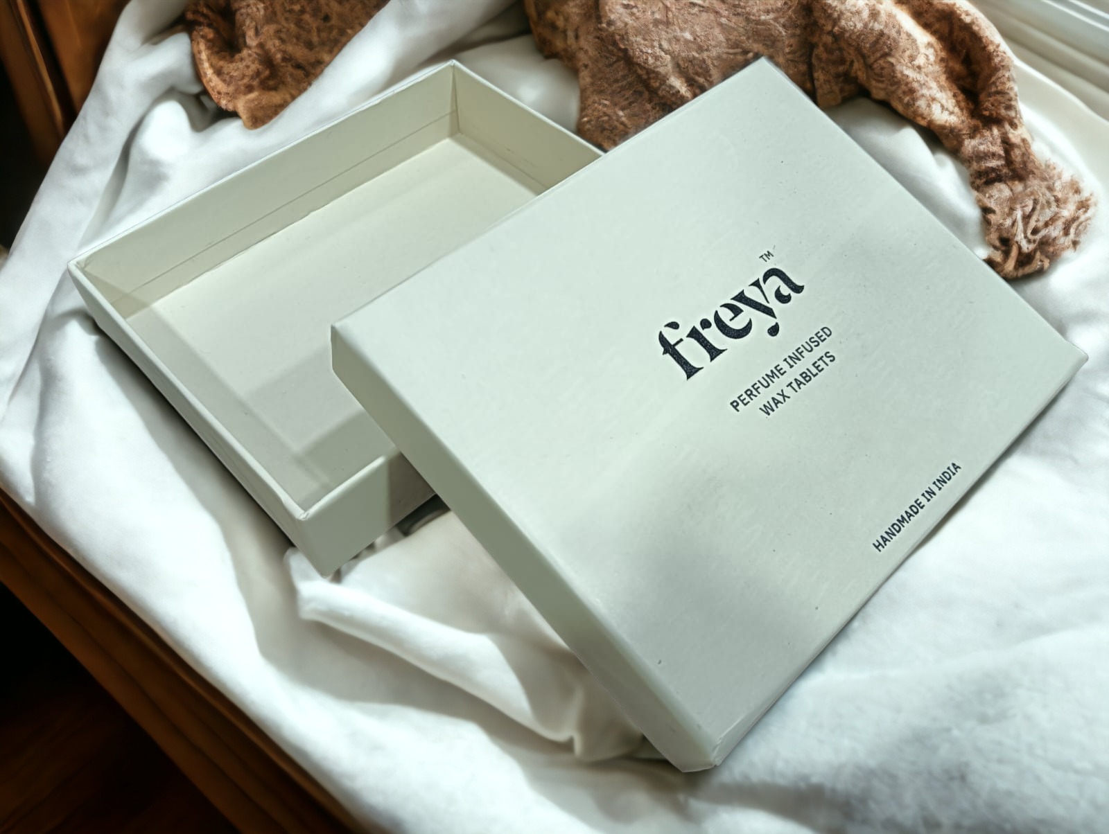 Aroma Retreat Container